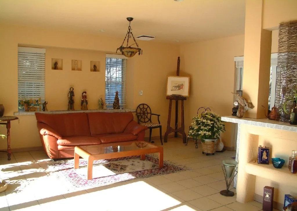 群馬で古い洋室のリビングをスペイン風にリフォームに